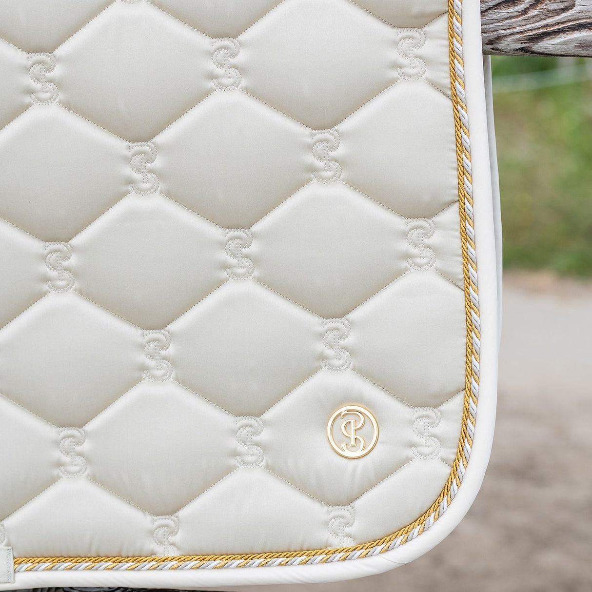 PS of Sweden Jump Signature Saddle Pad #colour_dark-ivory