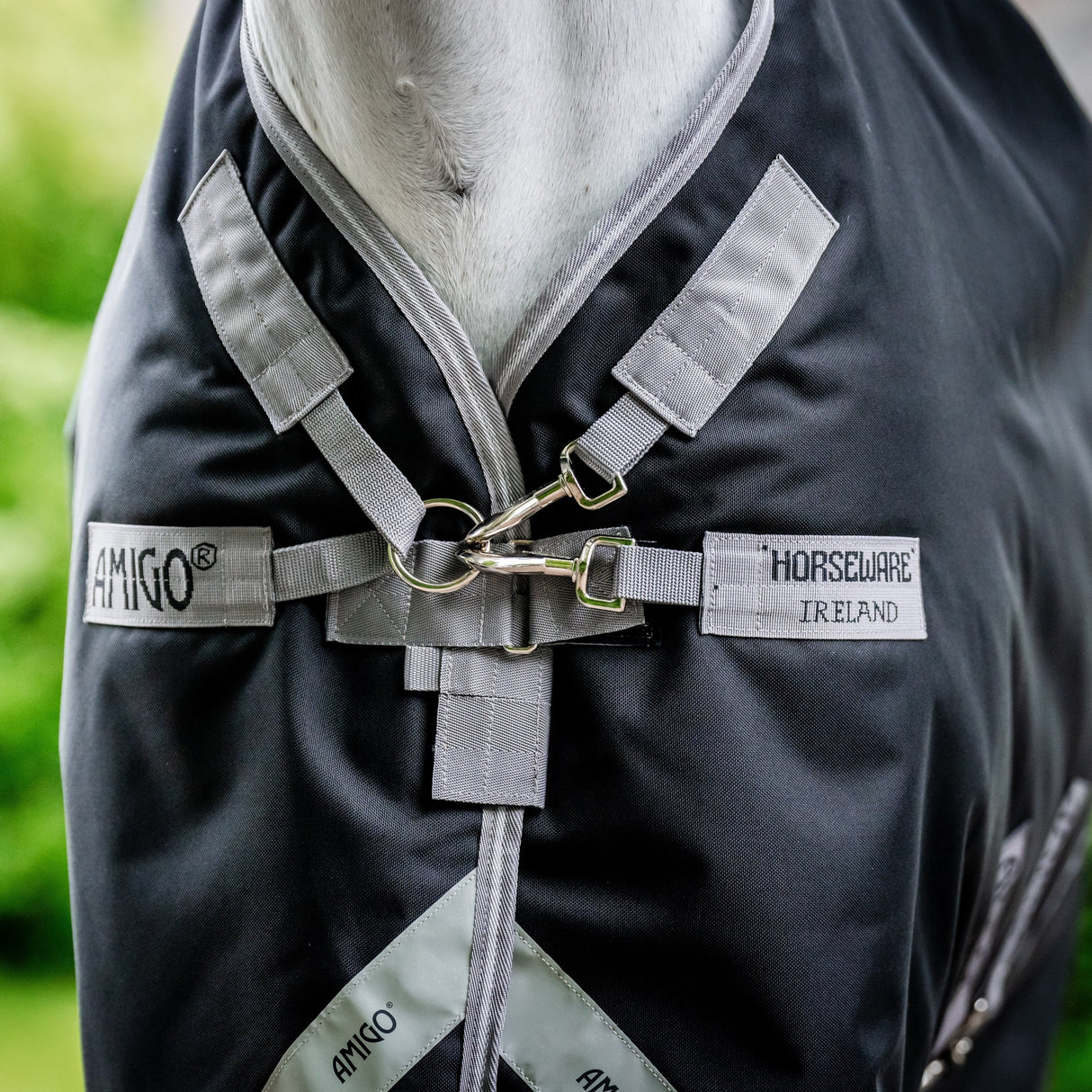 Horseware Ireland Amigo Bravo 12 Original 100g Turnout Rug #colour_black-titanium-grey-silver