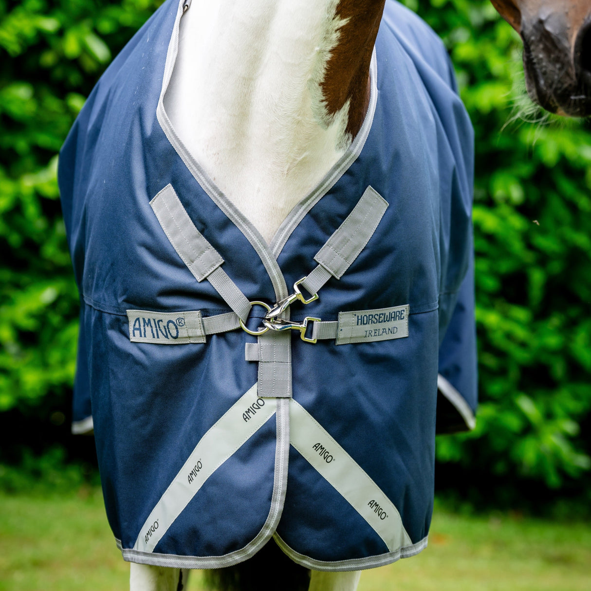 Horseware Ireland Amigo Bravo 12 XL 250g Medium Turnout Rug #colour_navy-titanium-grey-silver